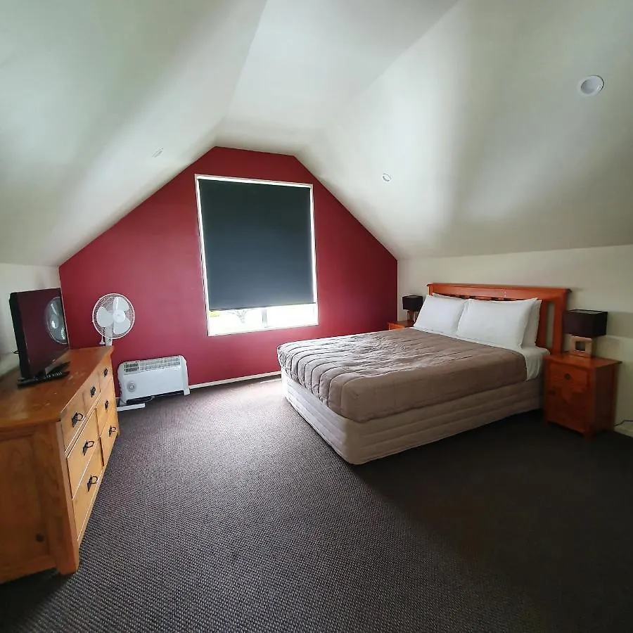 Kiwi On The Lake 3 Bedroom,Chalet Villa Rotorua Holiday home