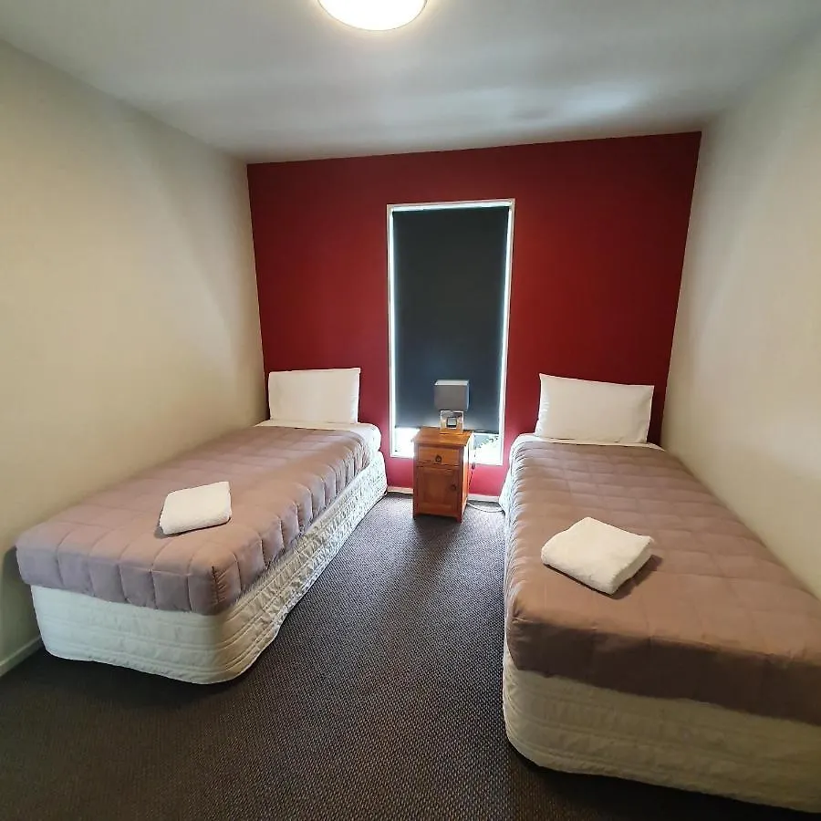 Kiwi On The Lake 3 Bedroom,Chalet Villa Rotorua
