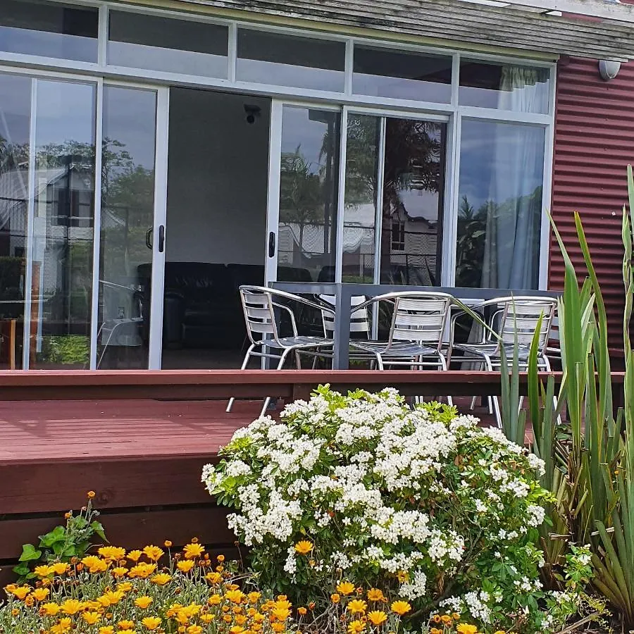 Holiday home Kiwi On The Lake 3 Bedroom,Chalet Villa Rotorua