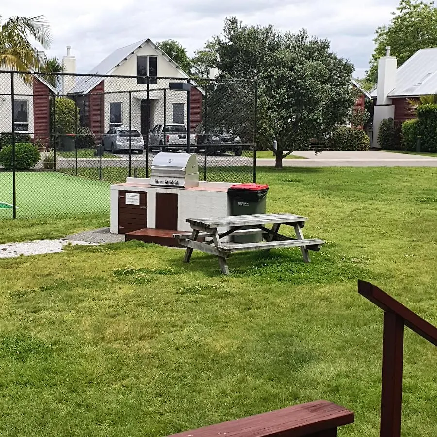 Holiday home Kiwi On The Lake 3 Bedroom,Chalet Villa Rotorua